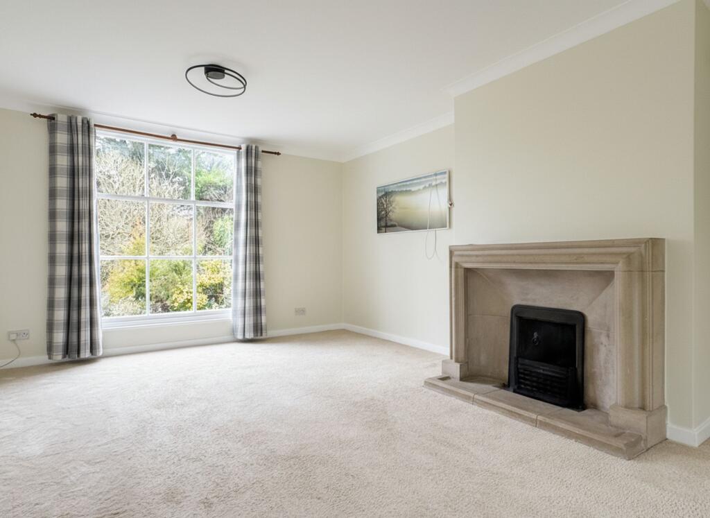 Brighton Road, Lower Beeding, RH13 photo 2