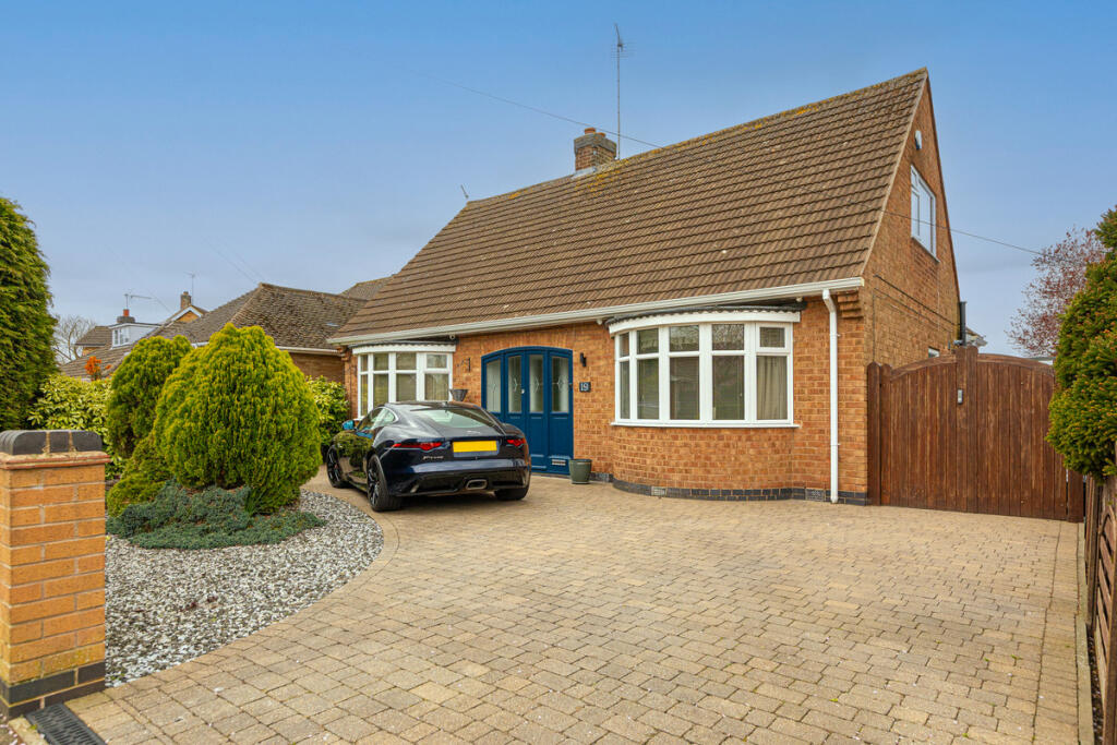 3-bed detached on Cherry Tree Avenue, Kirby Muxloe, LE9, £450,000