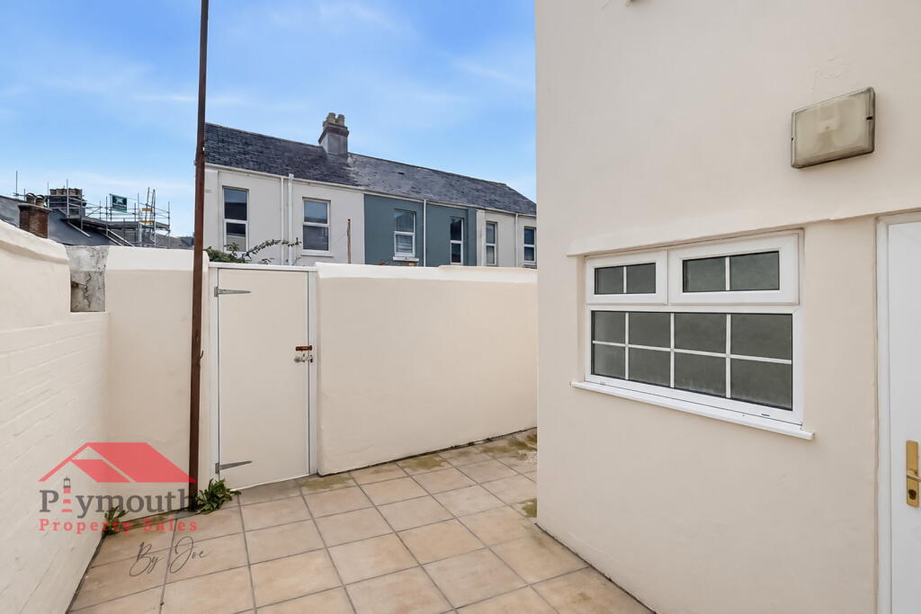 House in Plymouth - View 5
