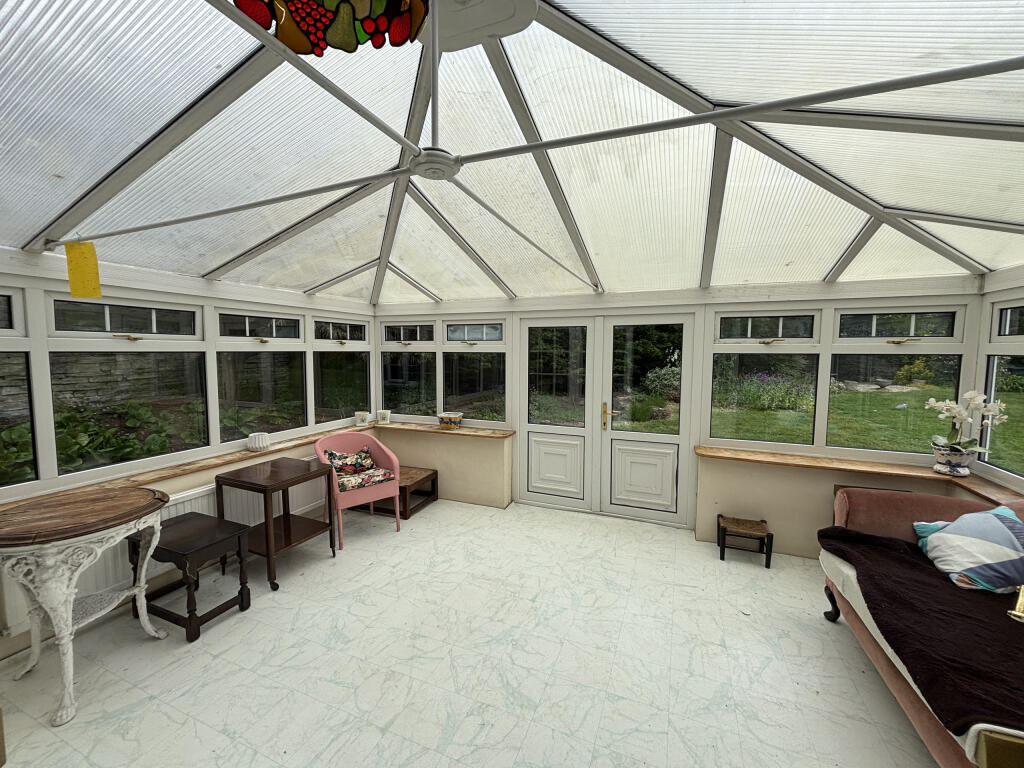 Mowries Farm House, Somerton - View 6