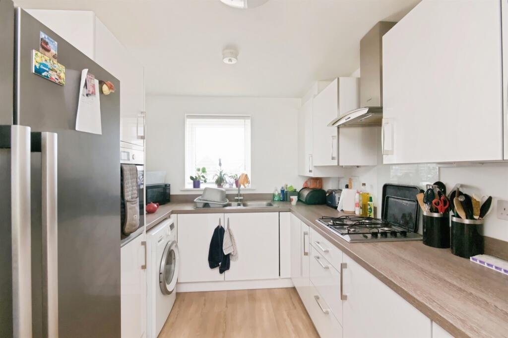 House in Bexhill-on-Sea, Old Town - More