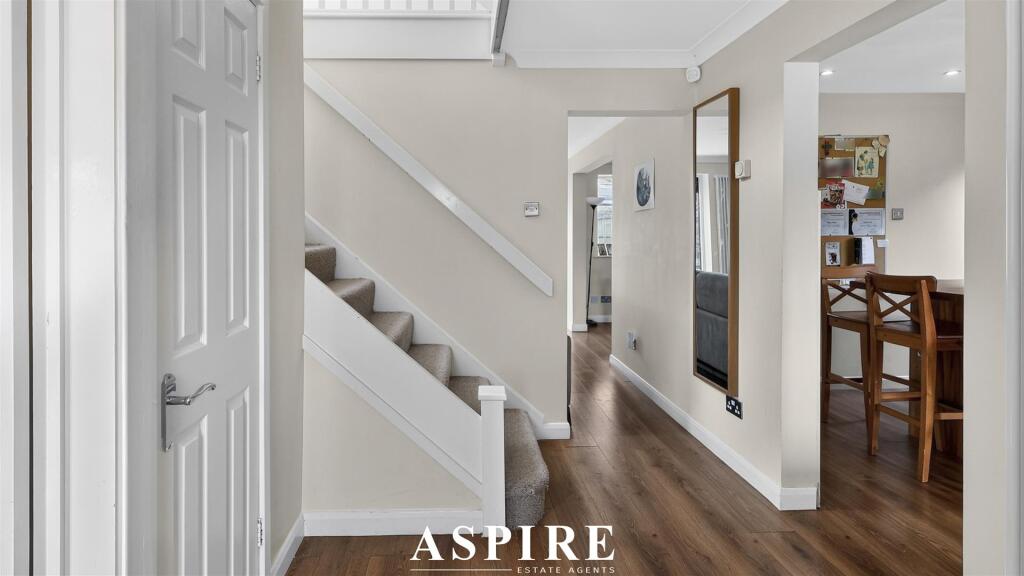 House in Basildon, Essex - View 5