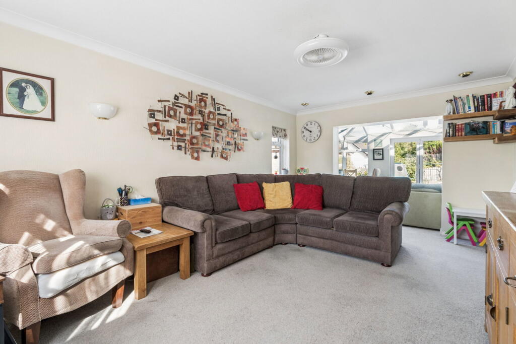 House in Slough - View 3
