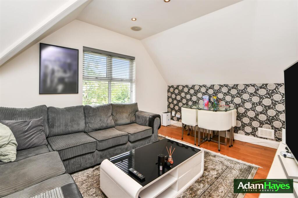 Apartment in London - View 2