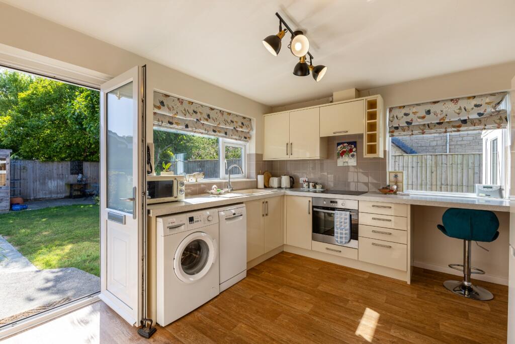 11, Coombe Close, Castle Cary photo 4