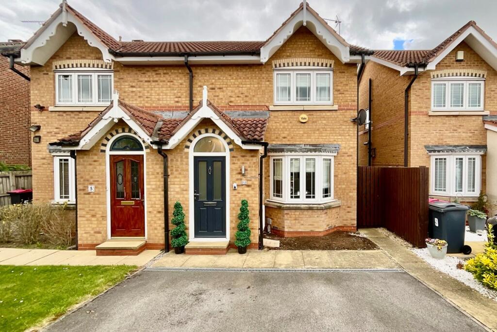 Main image of property: Park Avenue, Treeton, Rotherham, S60 5UL