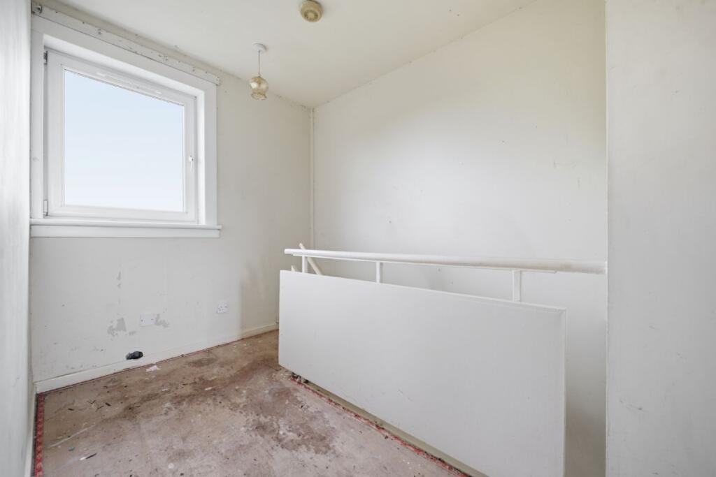 House in Kilmarnock, Caprington, Shortlees - More