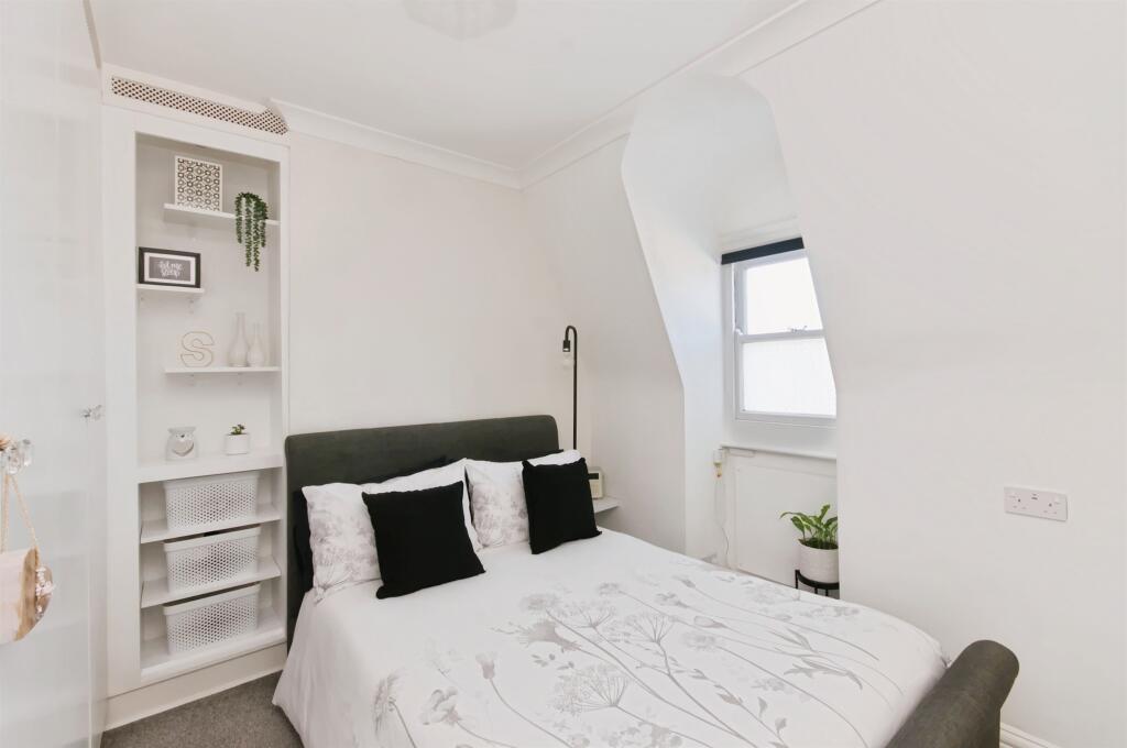 Apartment in Bexhill-on-Sea, Central - More