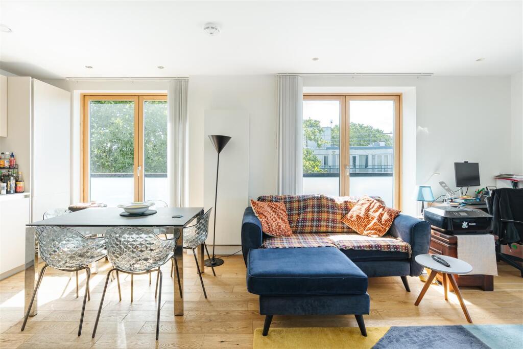 Apartment in London - More