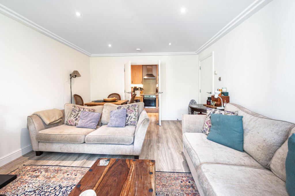 Kidderpore Avenue, Hampstead, London, NW3 photo 2