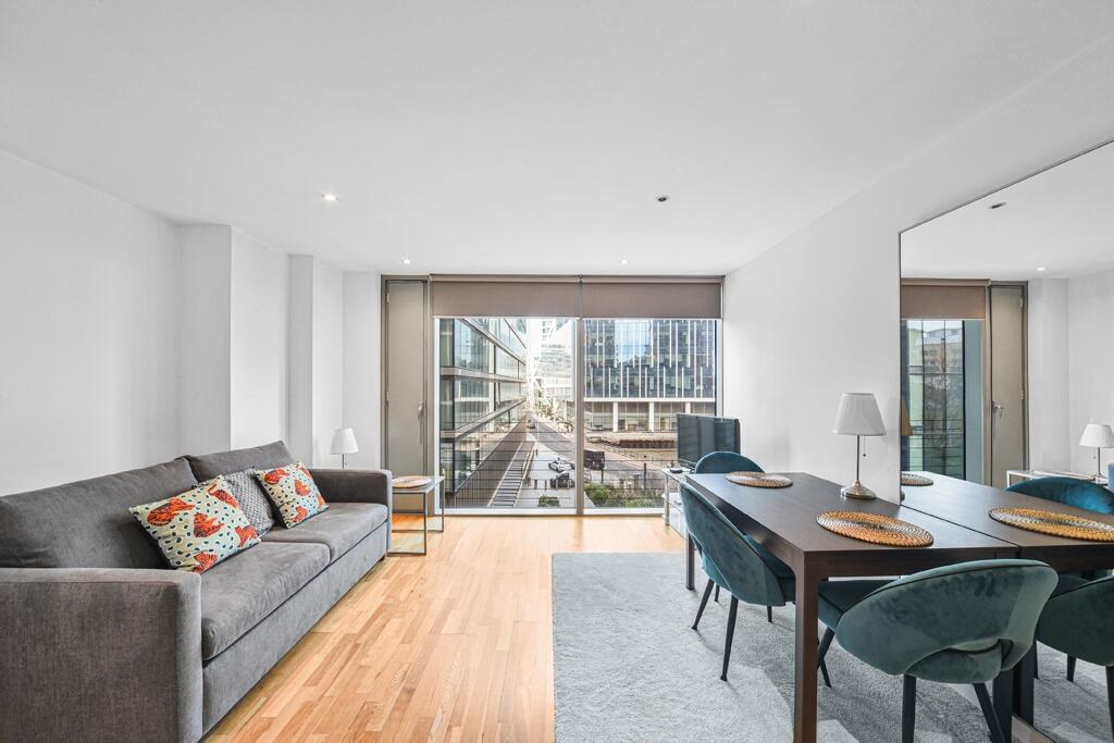 Main image of property: Landmark West Tower, Marsh Wall, E14