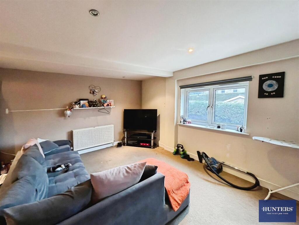 Apartment in Halifax - More