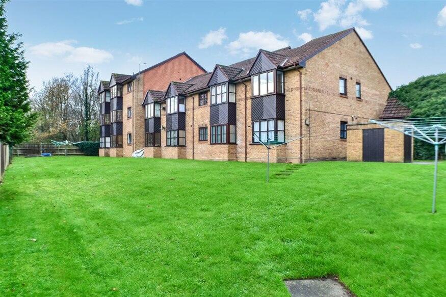 Main image of property: The Larches, Milford Close, St Albans, AL4