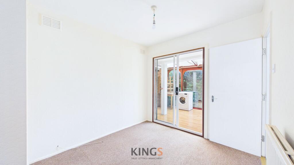 House in Hatfield, Roe Green - More