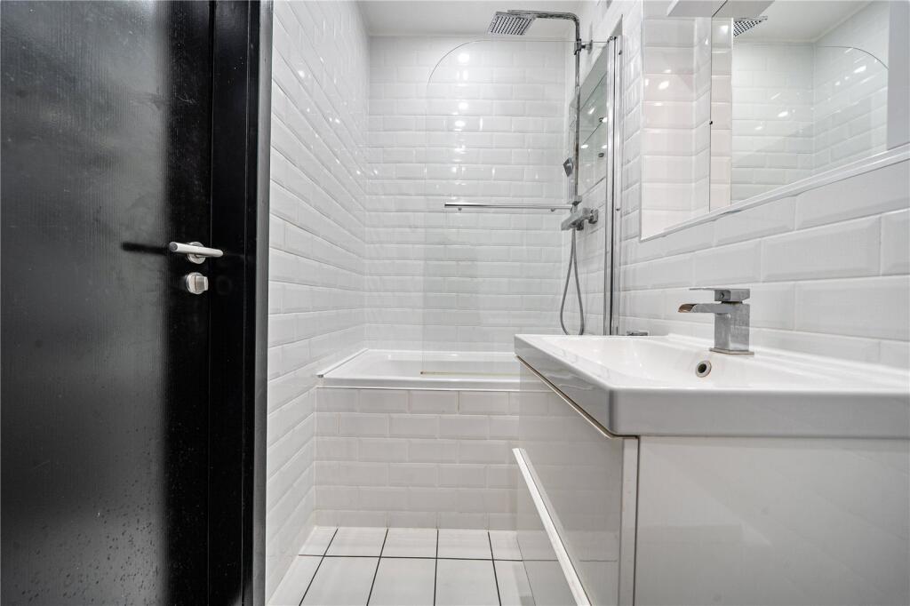 Apartment in Twickenham - View 5