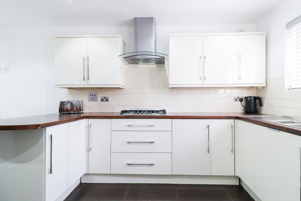 House in Northampton, West Hunsbury - View 4