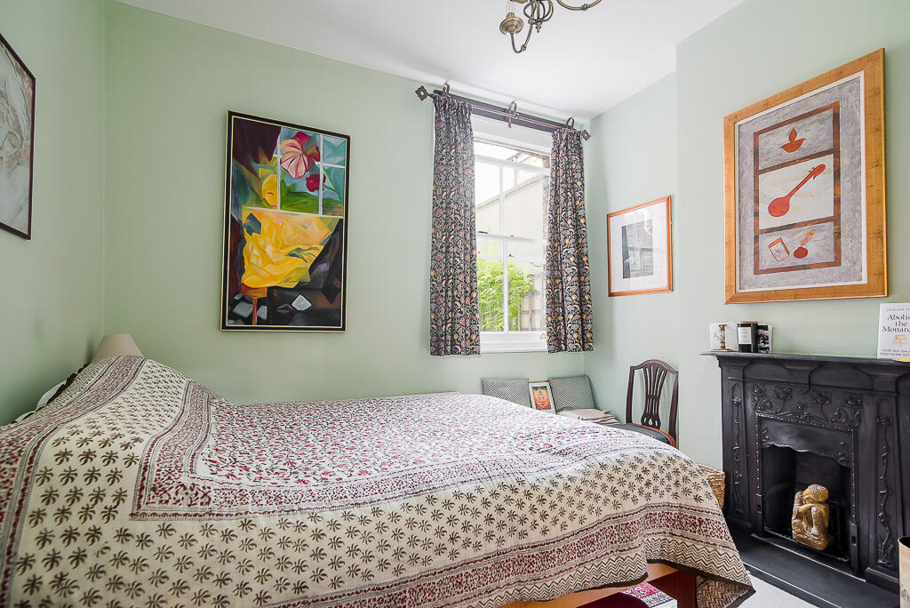 Apartment in London - View 3