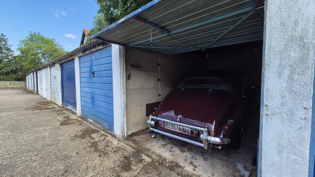 Garage, Glebe Way, Whitstable photo 2