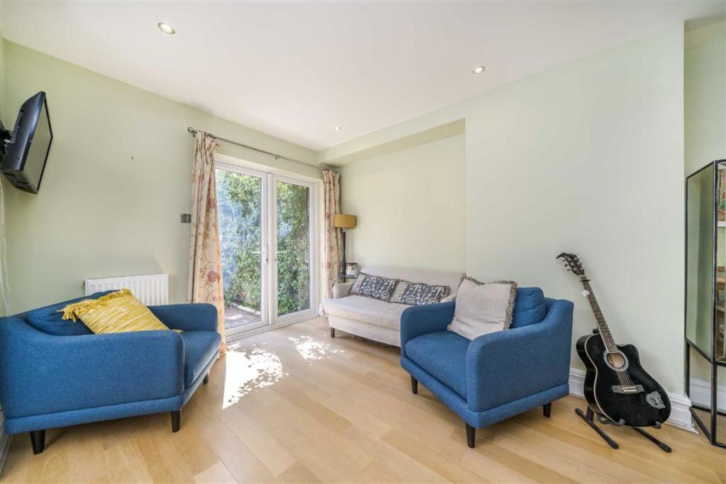 Apartment in London - View 4