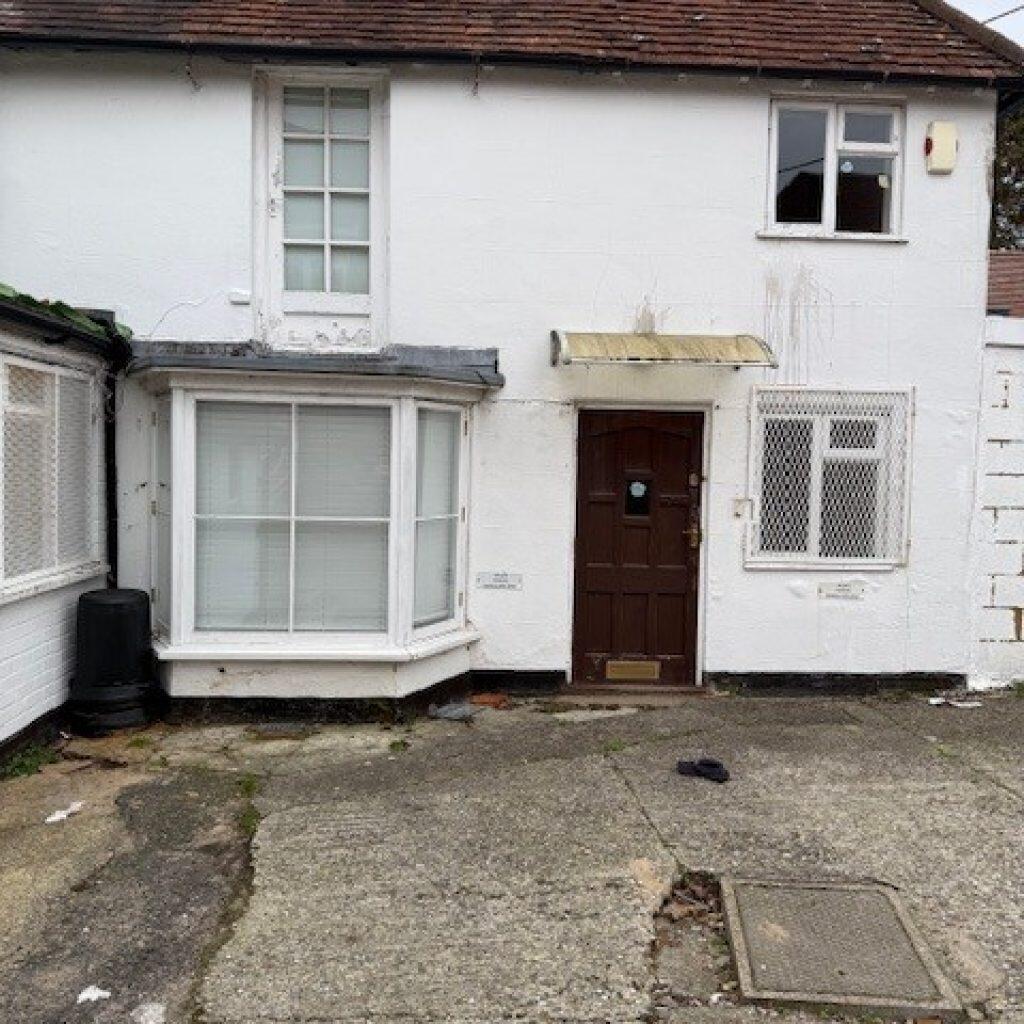 Main image of property: 56B The Broadway Thatcham