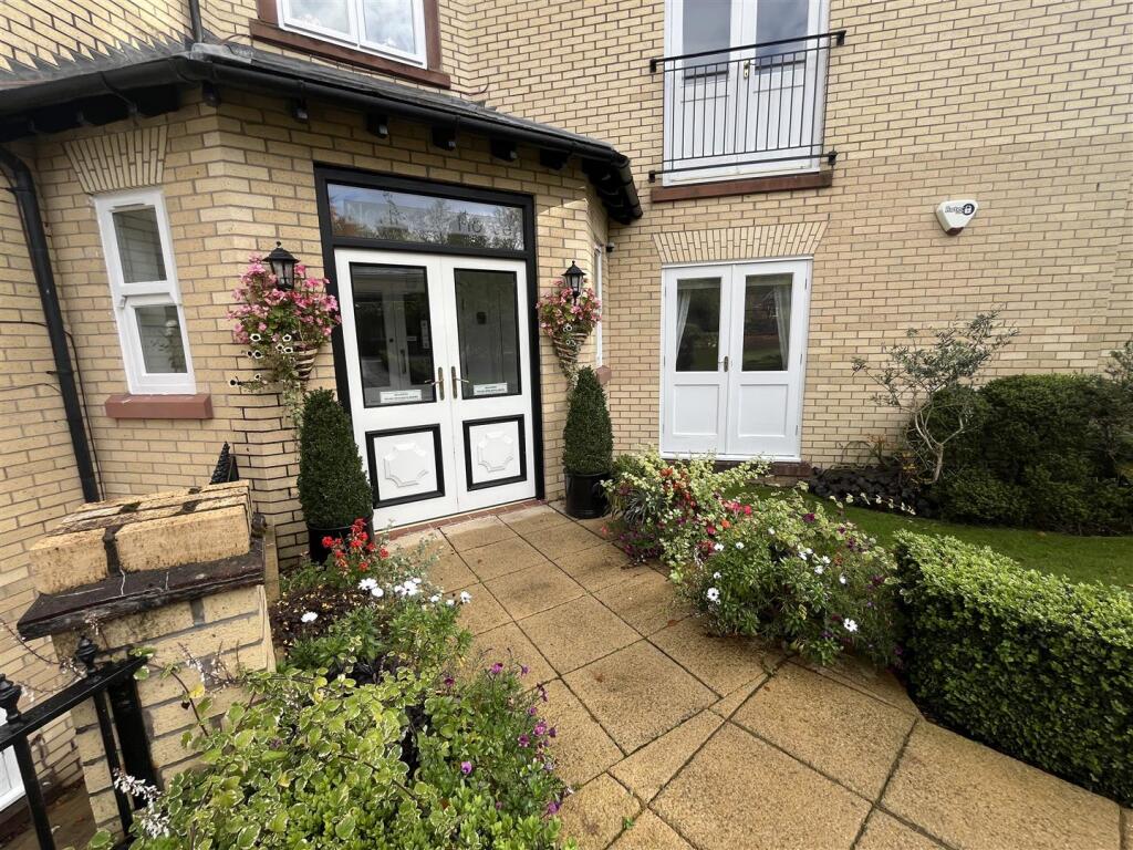 Apartment in Warrington - View 5