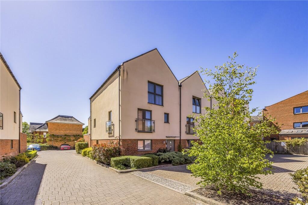 Main image of property: Longley Road, Chichester, West Sussex, PO19