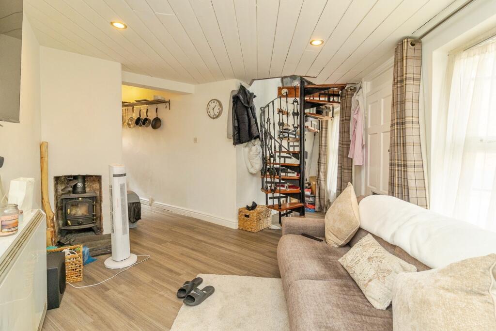House in Milton Keynes, New Bradwell - View 5