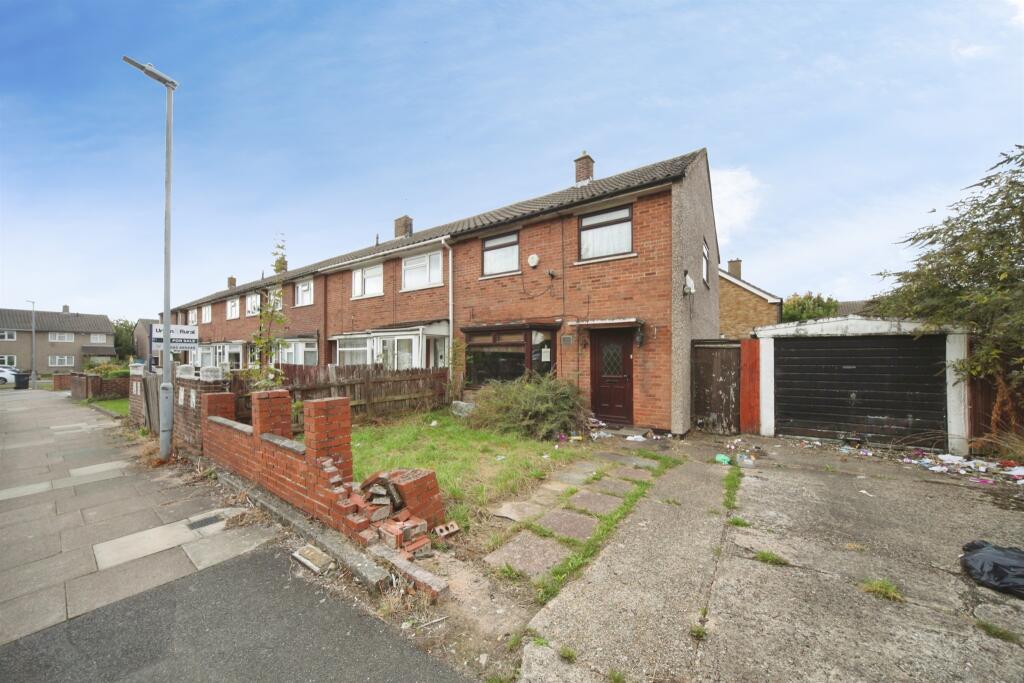 2-bed semi-detached on Regis Road, Luton, £250,000