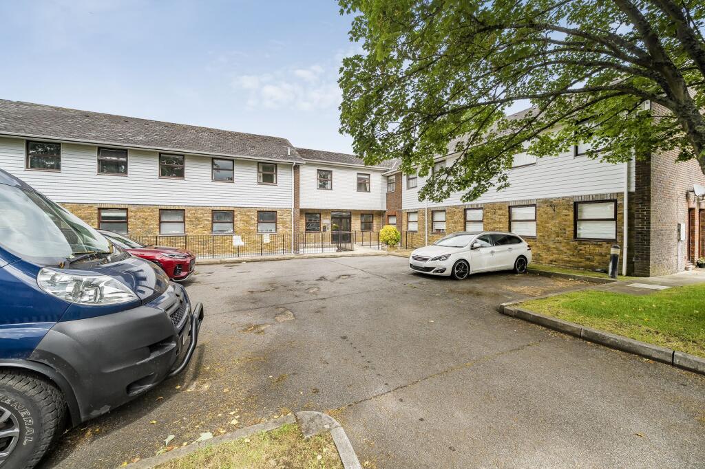 Gladstone Road, Churchill Court, BR6