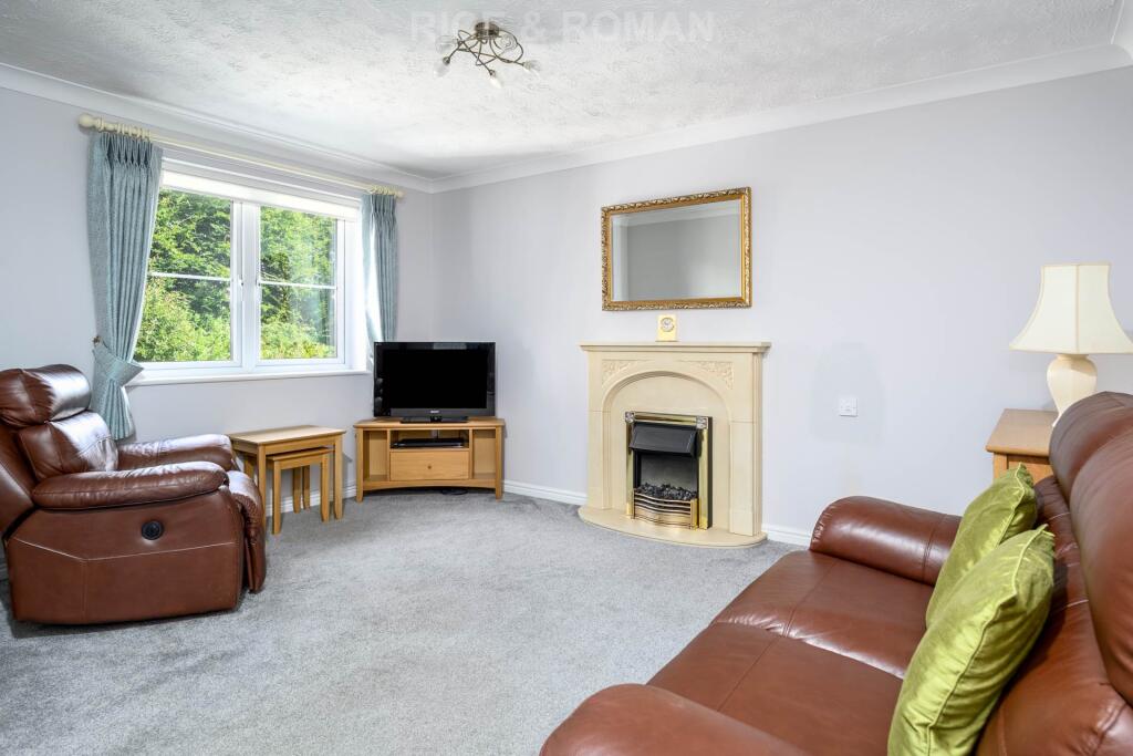 Lynton Court, Epsom photo 2