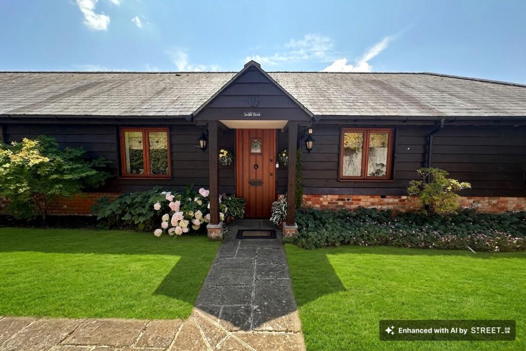 House in Slough, Burnham - View 4