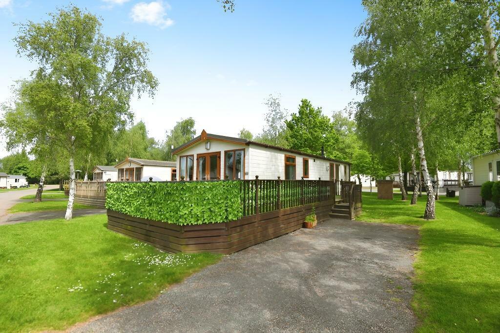 2-bed caravan on Kirkgate, Tydd St Giles, Wisbech, Cambs, PE13 5NZ, £52,500