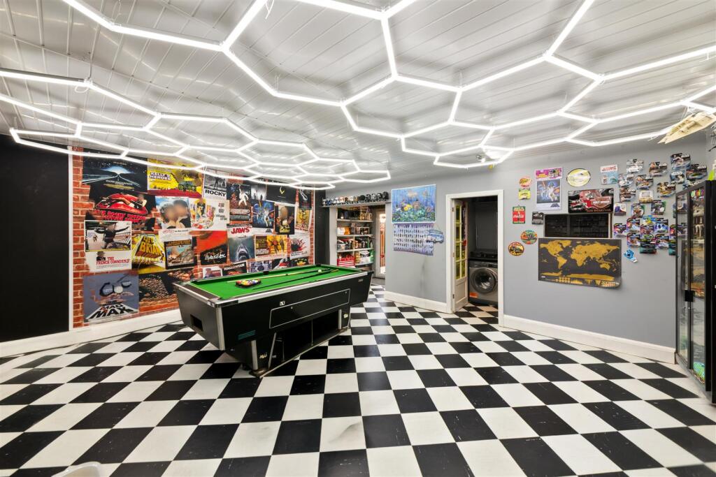House in London, Hayes - View 4