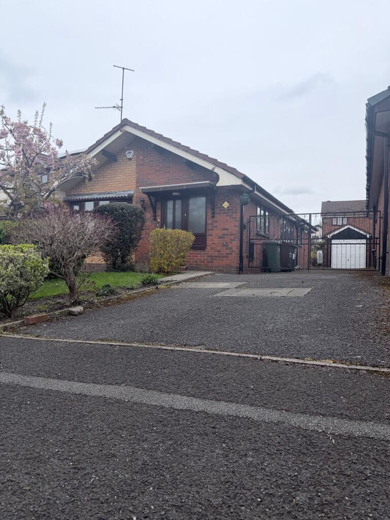 Main image of property: The Mere, Ashton-Under-Lyne, OL6