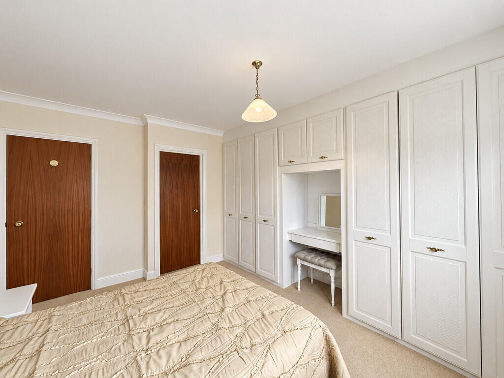 Apartment in Southend-on-Sea, Essex - View 5