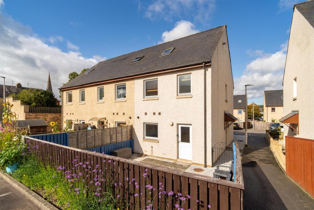 House in Galashiels, The Scottish Borders - View 4