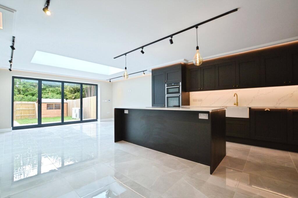 House in Southampton - View 5