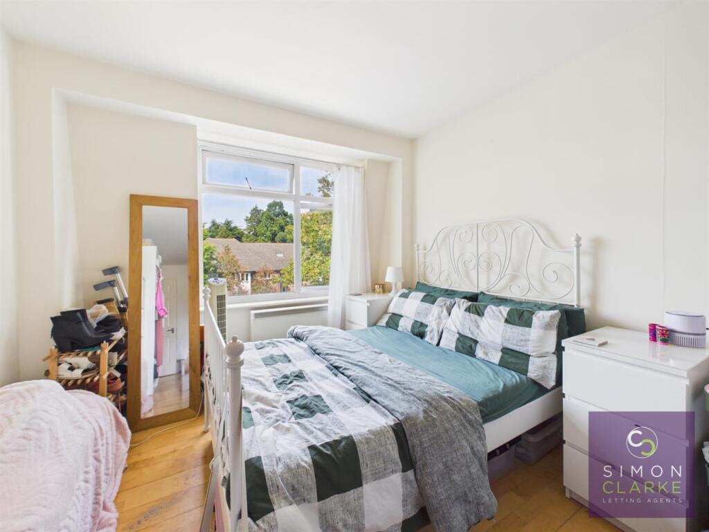 Apartment in London - More