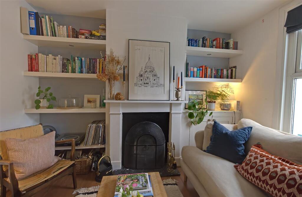House in South Croydon, Waddon - View 3