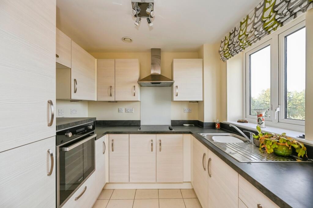 Apartment in Preston - More
