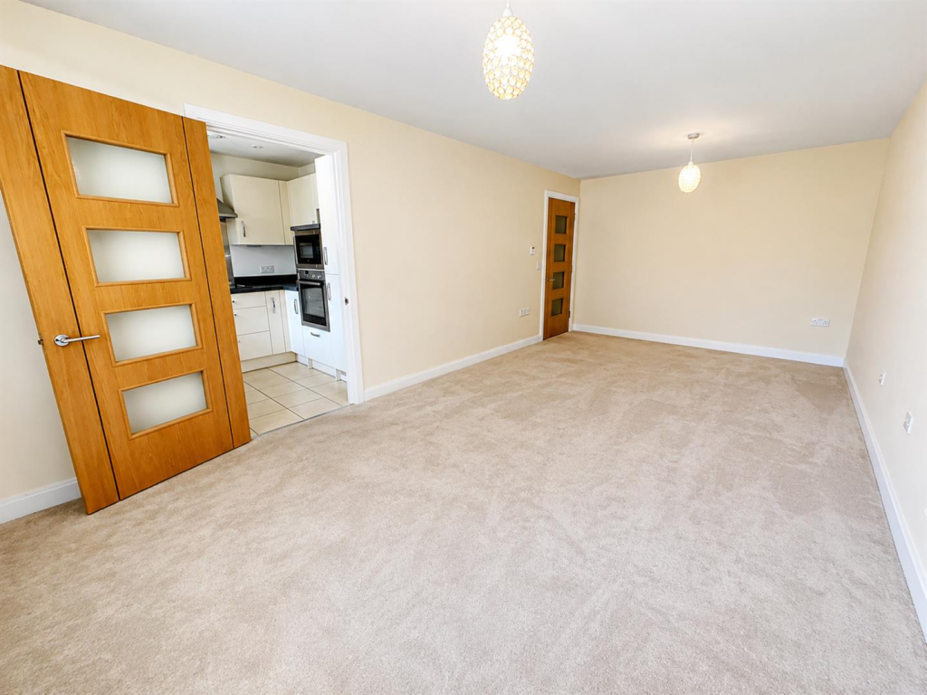 Apartment in North Hertfordshire, Knebworth - View 5