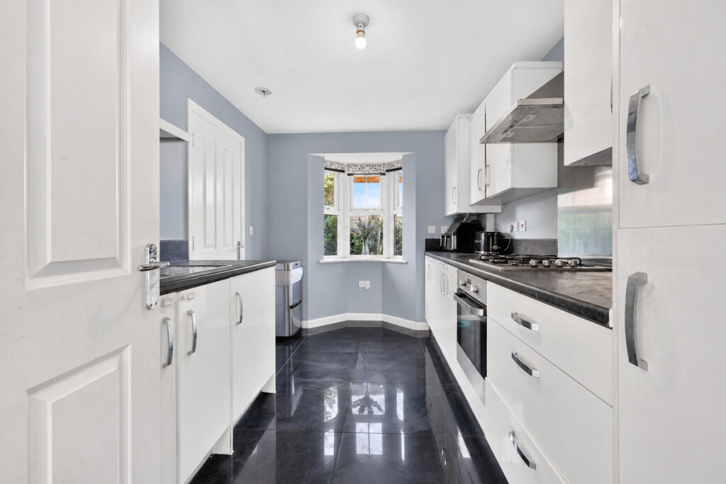House in Castle Point, Essex - View 3