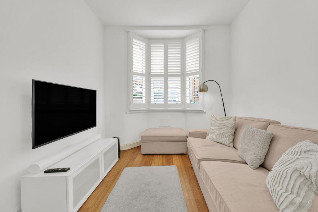 House in London - View 5