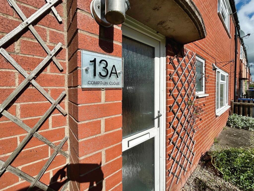 Compton Close, Leamington Spa photo 3