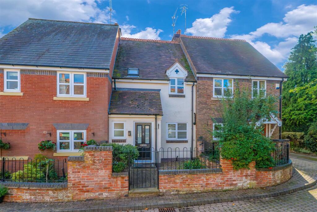 Main image of property: High Street, Henley-In-Arden