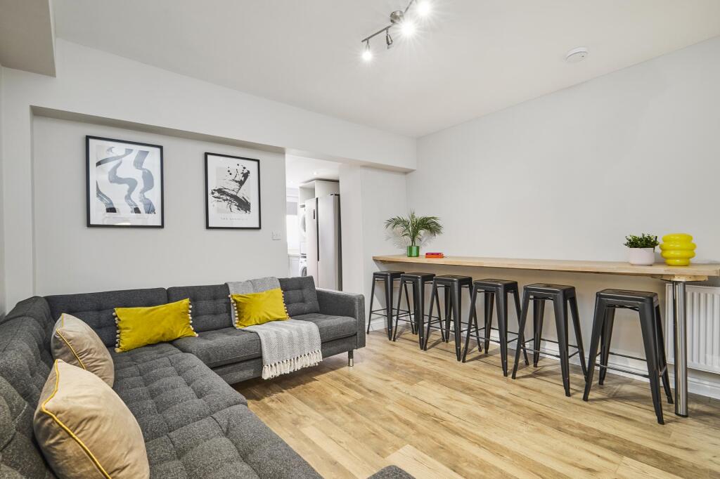 House in Leeds - View 2