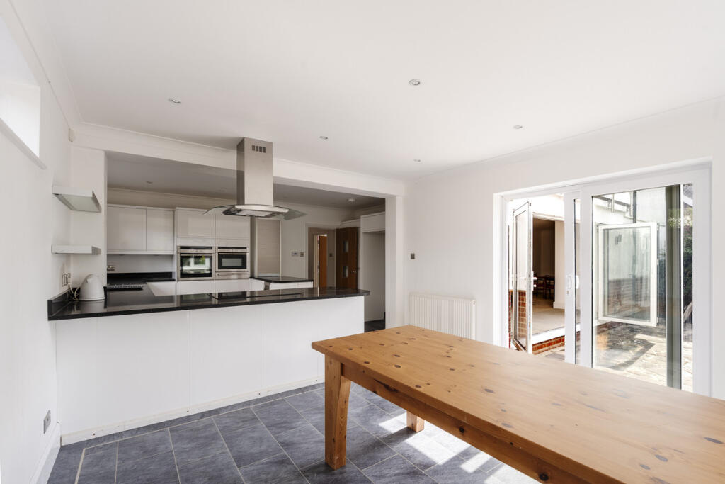 House in Chelmsford, Moulsham - More
