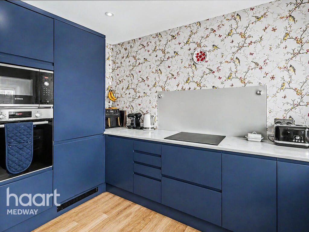 House in Gillingham, Twydall - View 3