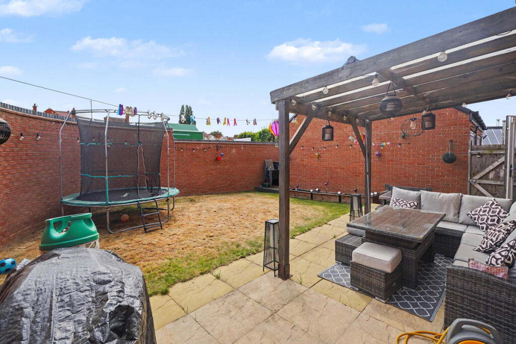 Kensington Close, Kingsthorpe, Northampton, NN2 6NP - View 5