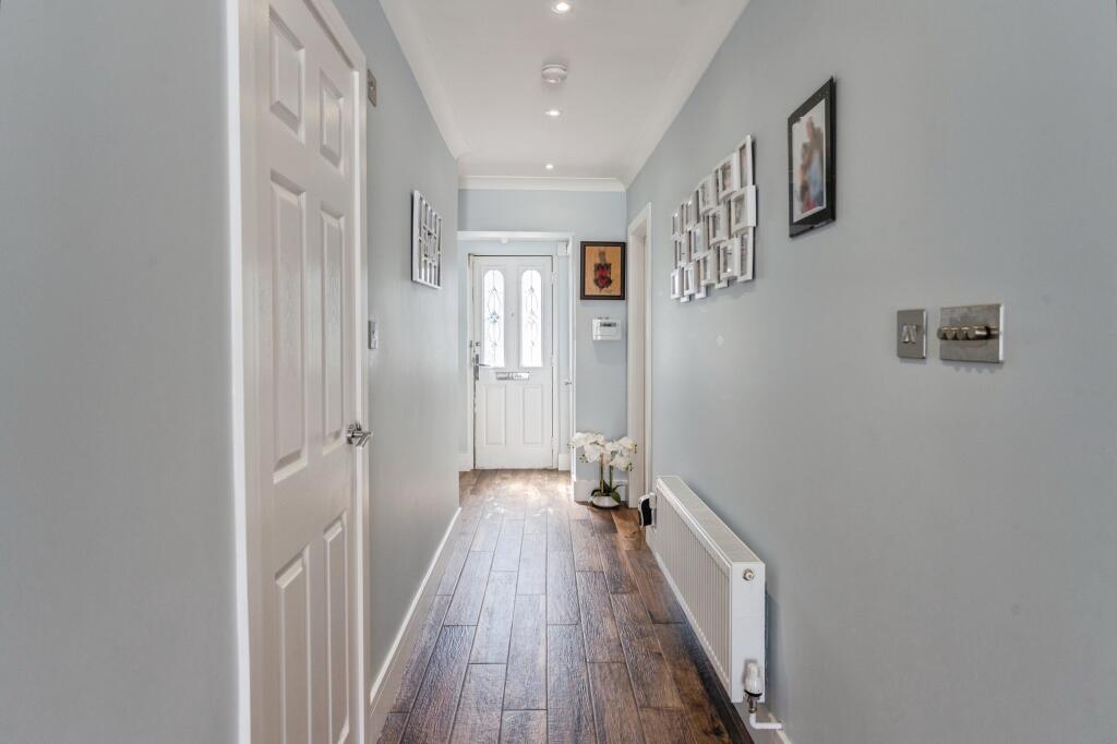 Ingrebourne Road, Rainham, RM13 - View 6